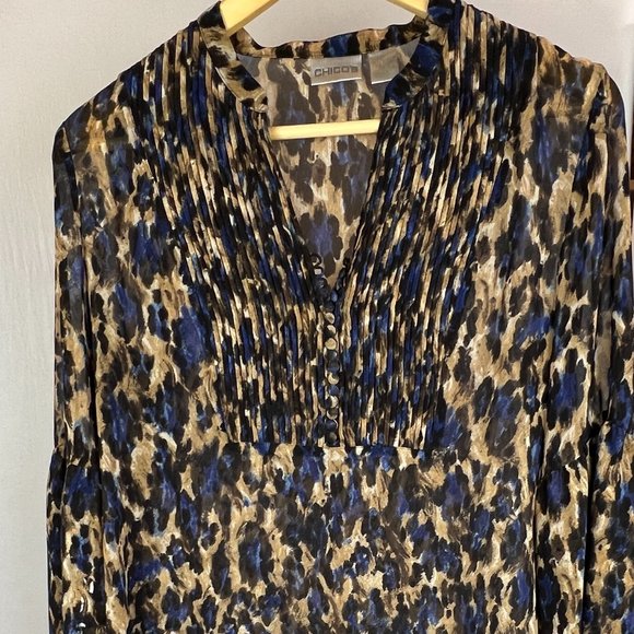 Chico's Animal Print Popover Tunic with Pleated Bodice and Cover Buttons… - Picture 2 of 9